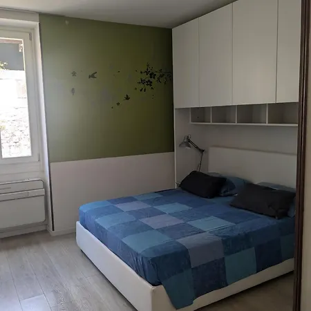 33 Rose Apartment *